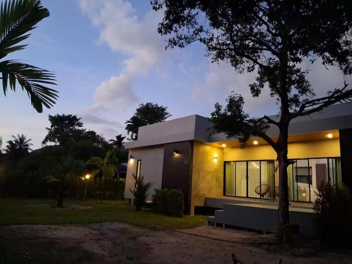 Your fresh 2 bdr villa on Coconut Lane