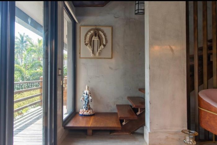 Paradise on the beach, feet in the sand