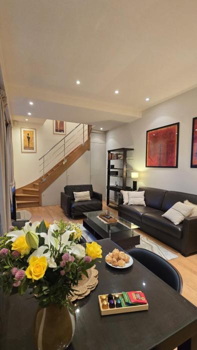Chic Parisian Retreat Near Louvre, Cafés & Couture
