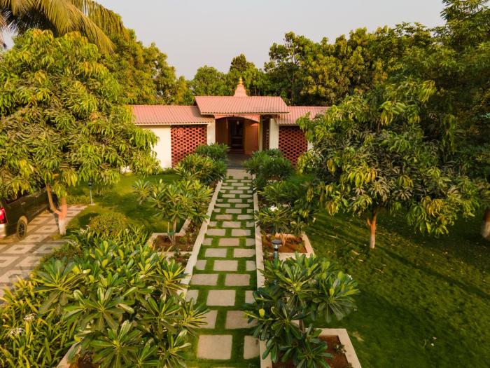 Glory of MJ, Family Resort in Nature, Panvel