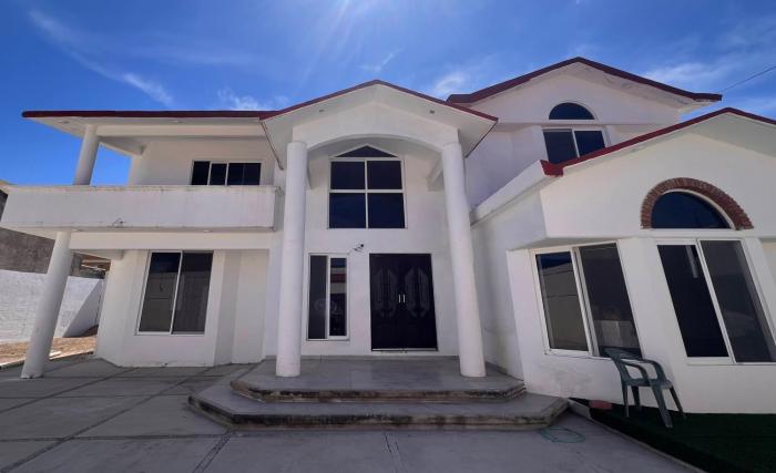 Rento funcionales recamaras dentro de una casa residencial