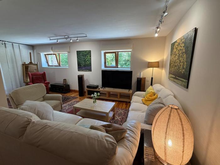 Spacious, independent apartment