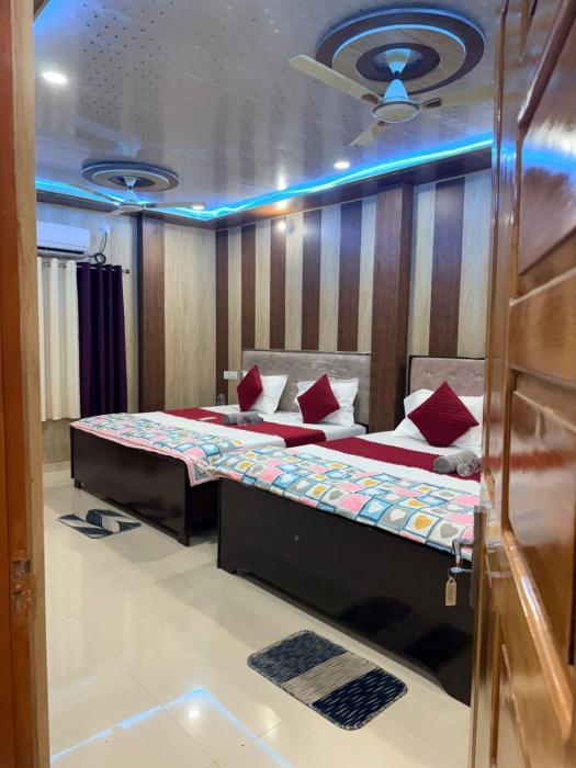 Hotel Yash Dham , Walking Distance To Ram mandir