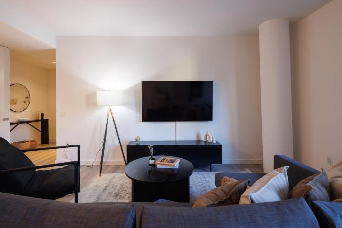 Elegant NYC Haven Walk to Broadway