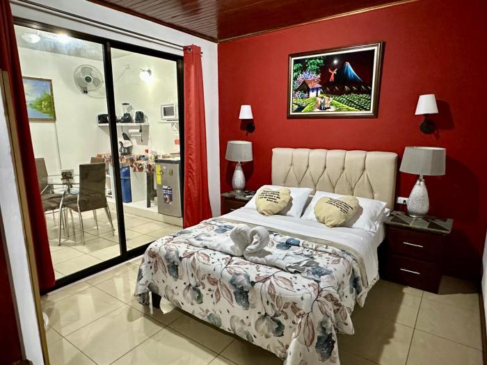 Private bedroom 10 minutes from the SJO airport