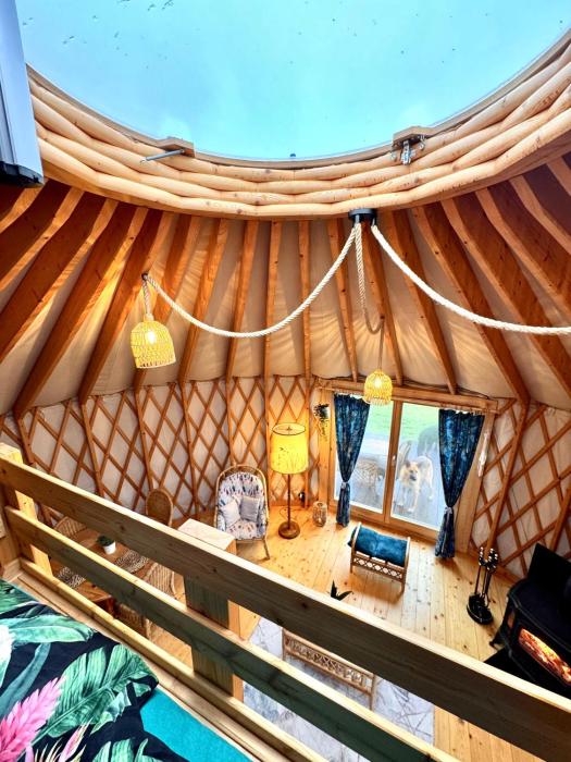 Glamping Niebiańska Osada Jurty Dolnośląskie