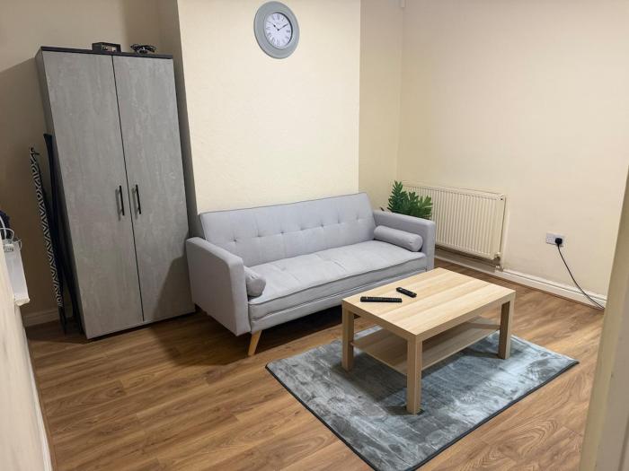 4-Bed Manchester Retreat Great for Groups