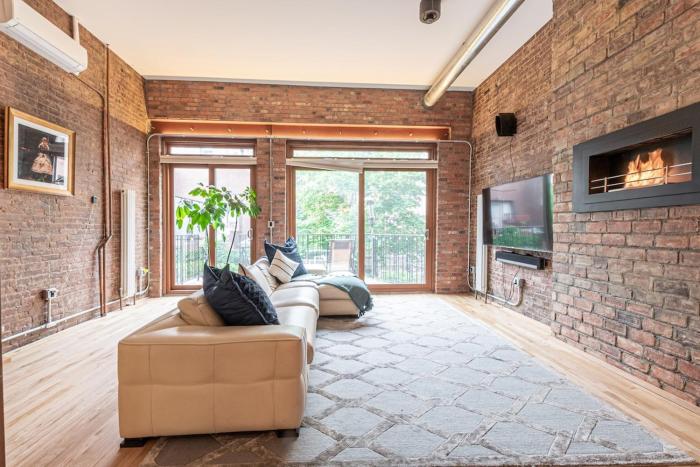 Hawthorn I by Rove Travel 3BR Duplex Loft