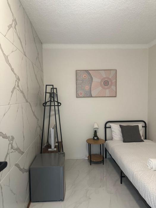 Convenient Single Stay in Heart of Cabramatta - Shared Bathroom and Kitchen