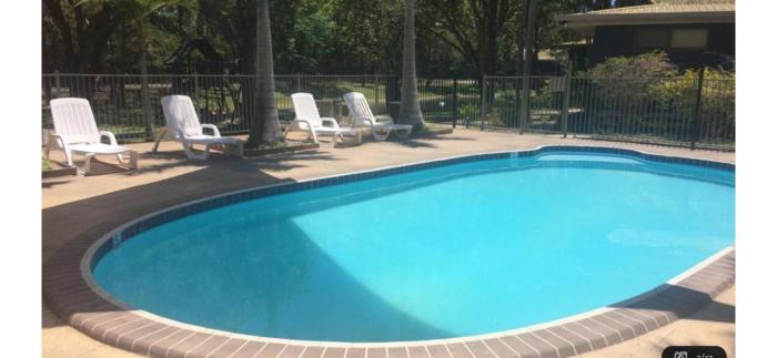 Private Lakeside Villa Near Beach, Pool Gated 10 Acres