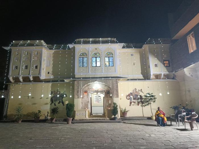 Dhabhai Haveli- A Heritage stay , Samode