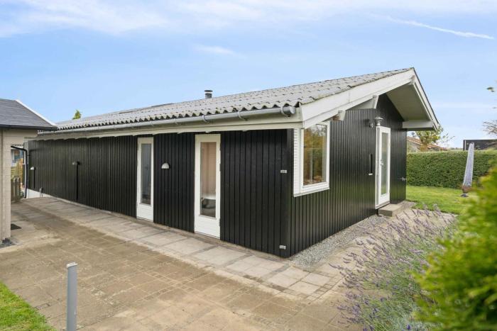 Lovely Bright Cottage Near Karrebæksminde