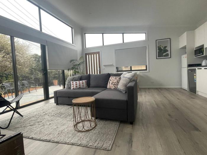 WARM Sunlit Sustainable north facing Studio