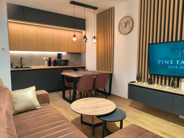 Pine Family Luxe Suite