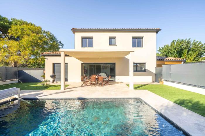 Villa moderne avec piscine