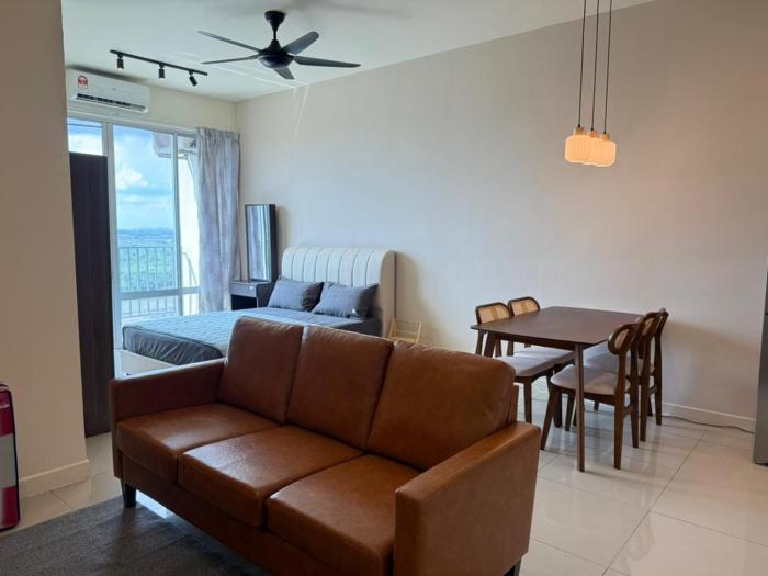 Modern Minimalist Studio 3 pax UTM Paradigm