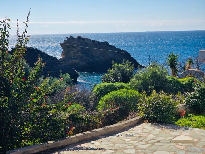 5BD Sea View Beachfront House Semi Private Beach