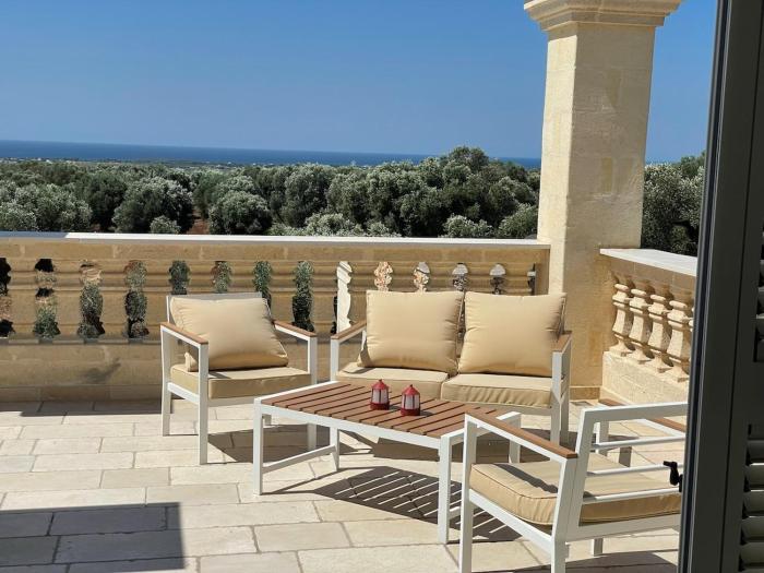 Villa Ilaria see view and pool