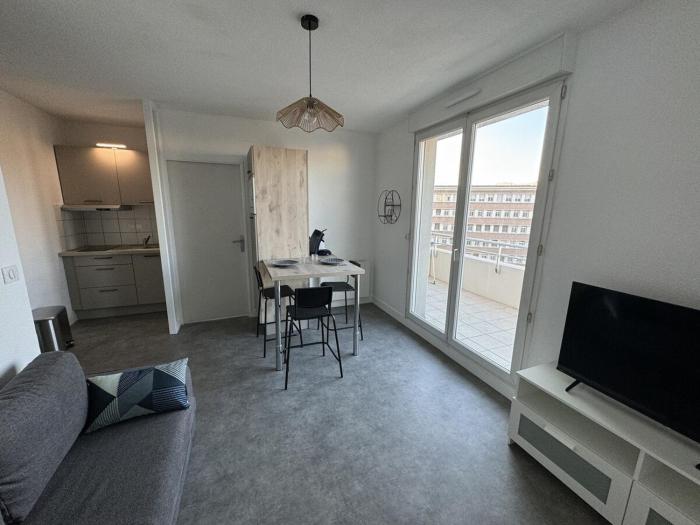 F2 neuf, centre ville, terrasse, WIFI, garage en option
