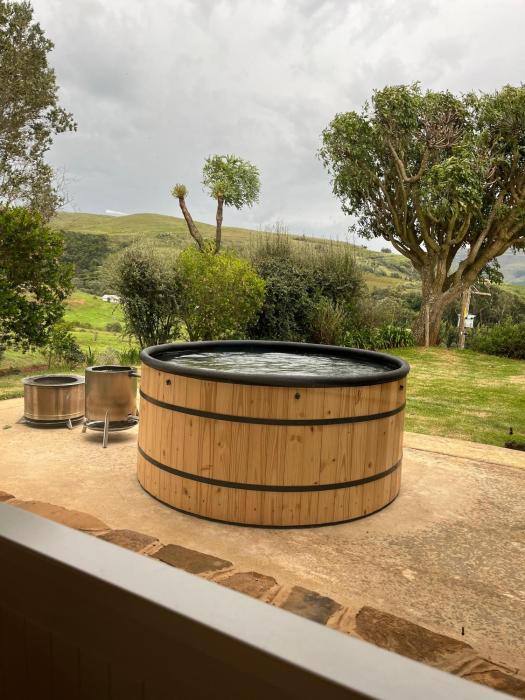 The Homestead at Qambathi Mountain Reserve - pets welcome - Wood fired hot tub