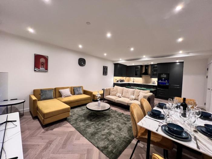 Luxury 2BR Apartment in Tower Hill with Air Condition