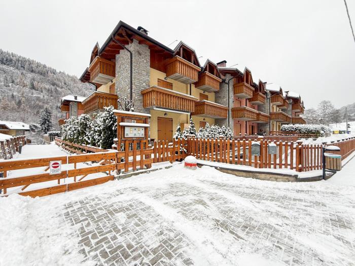 Aprica- Bilocale con 2 Giardini Privati e Garage