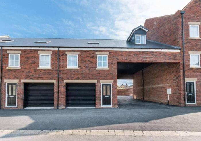 4-Bedroom Serviced Home in Skinningrove 3