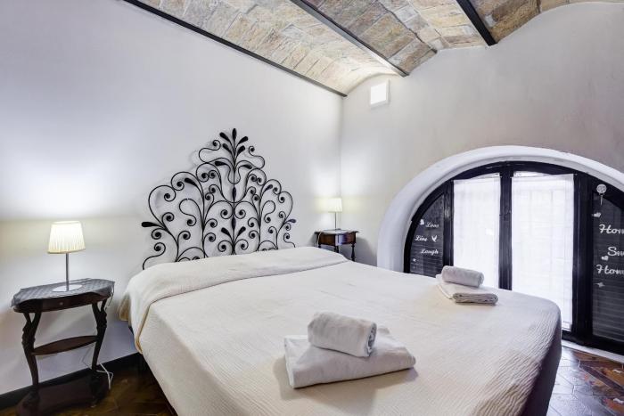 Charming Apartment with Garden, Parking & Metro