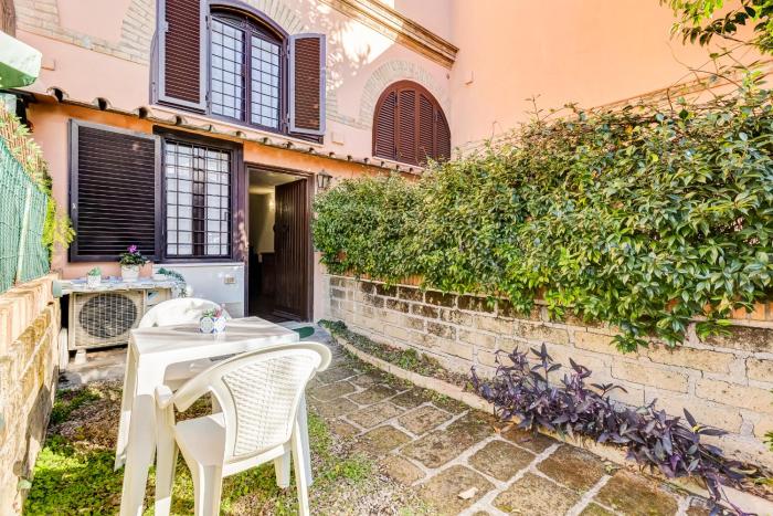 Charming Apartment with Garden, Parking & Metro