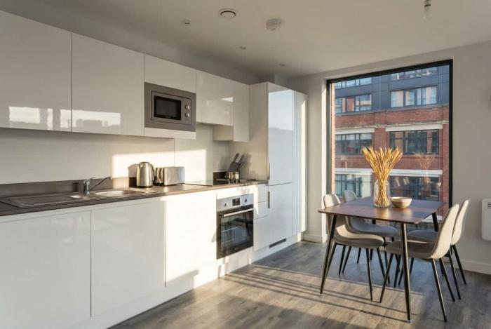 Modern & Spacious Apartment In Central Birmingham