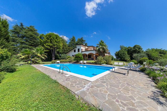 Daller Bianca by Whale Homes