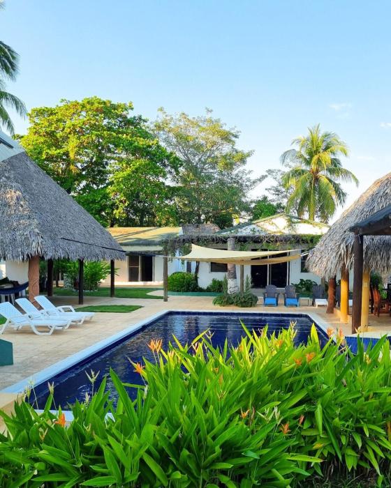 With that poetic garden and the sea very close