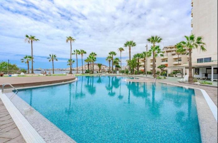 Los Cristianos First Line