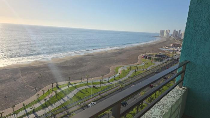 Departamento Iquique, frente playa brava
