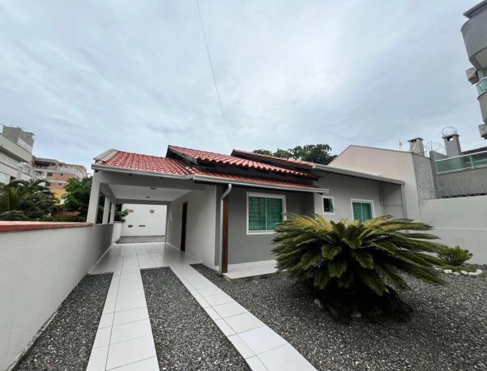 Casa Ampla 100m da Praia - Até 08 pessoas