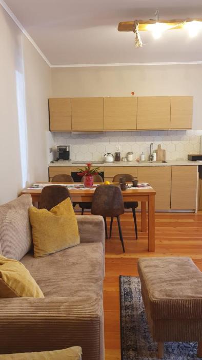 Dwupokojowy lokal z kuchnią