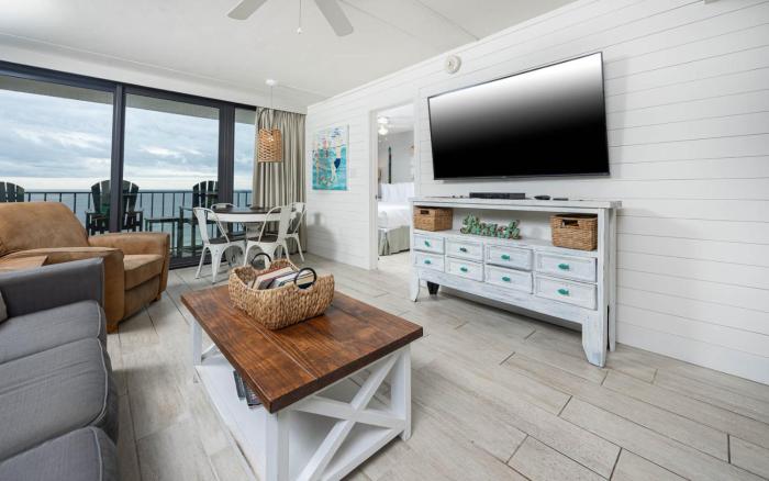 Island Winds East 802