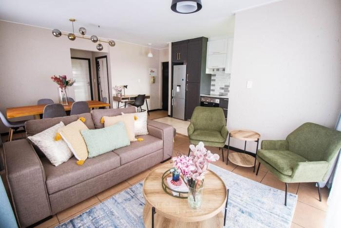 Golf Estate Apartment with Garden Views and Work-Friendly