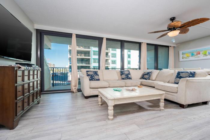 Island Winds West 170