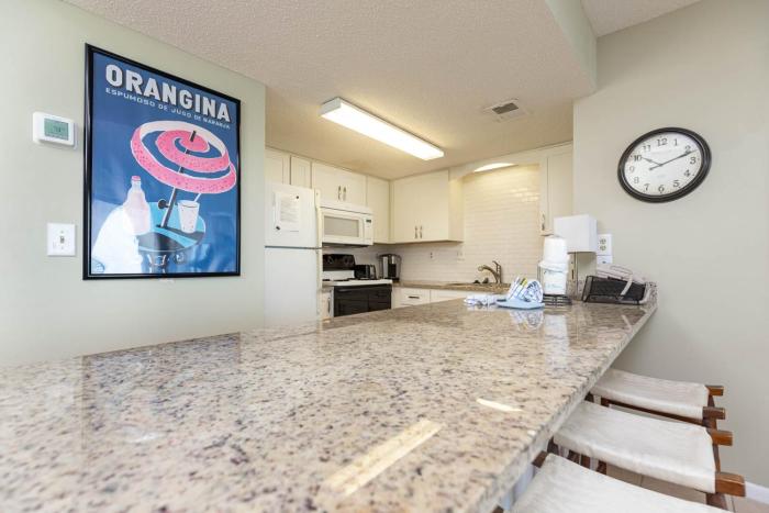 Island Winds West 374