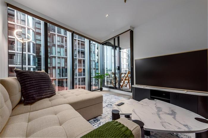 Near Marvel Stadium - Free Parking, Pool & Gym