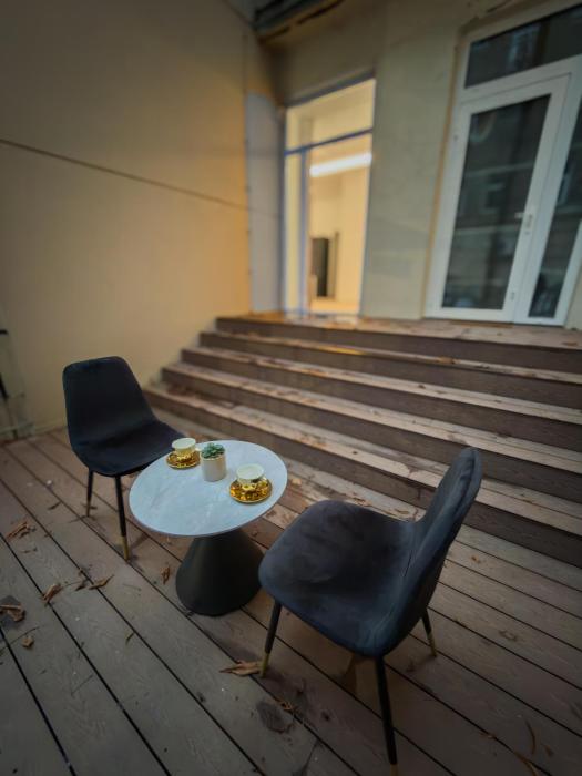 Kaunas center, fountain, terrace first flor