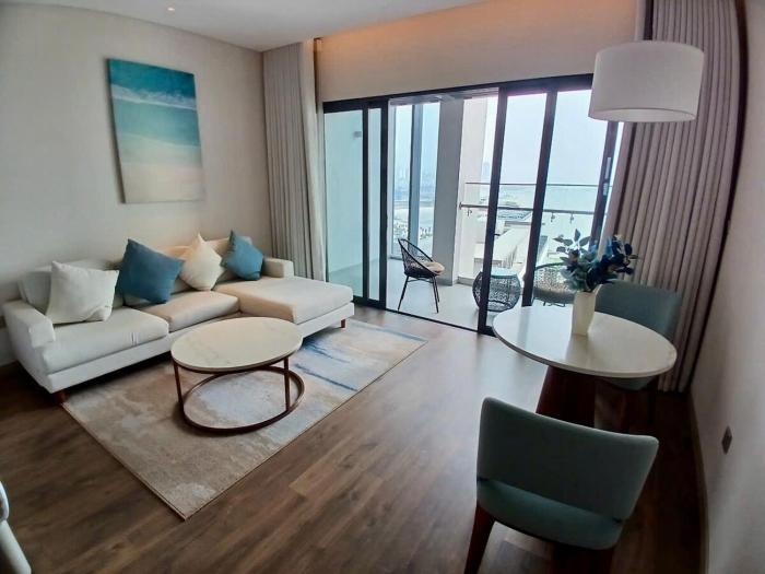 Homestay Alacarte Ha Long with sea view