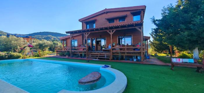 The lodge guest house