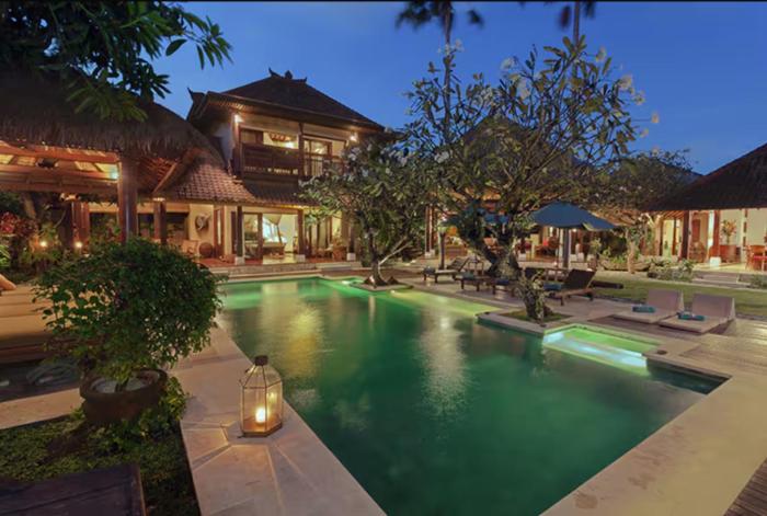 Luxury 6-bedroom Villa in Seminyak