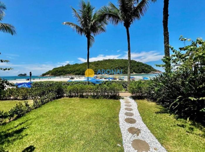 Mansão pé na areia no exclusivo condominio resort Jequitimar