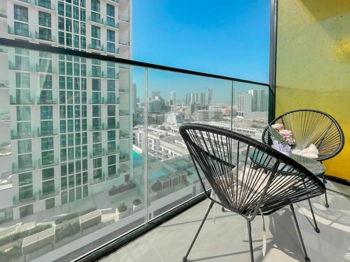 Warm Minimal 1BR in Binghatti Tulip with Free Parking!