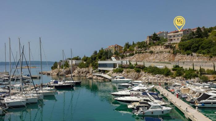 Apartman Vesna beachfront by Villas Guide