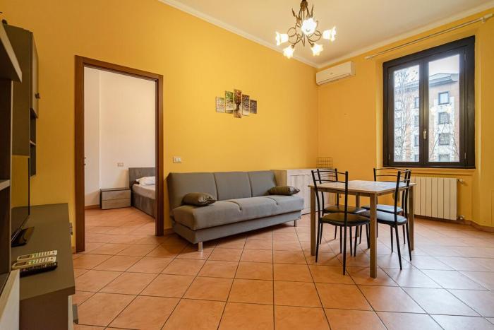 Elegant Certosa Apartment - 5 Minutes from the Duomo