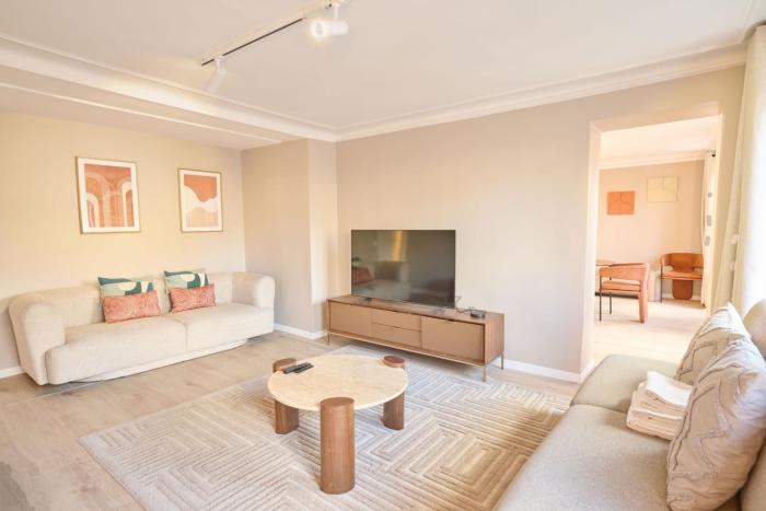 Modern with terrace & 4 spacious bedrooms